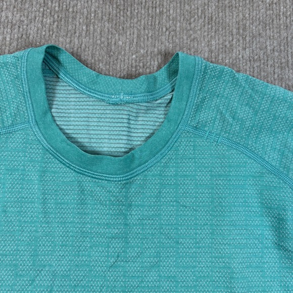 Lululemon Teal Metal Vent Tech Short Sleeve Shirt Men's Size Medium EUC - Picture 2 of 6